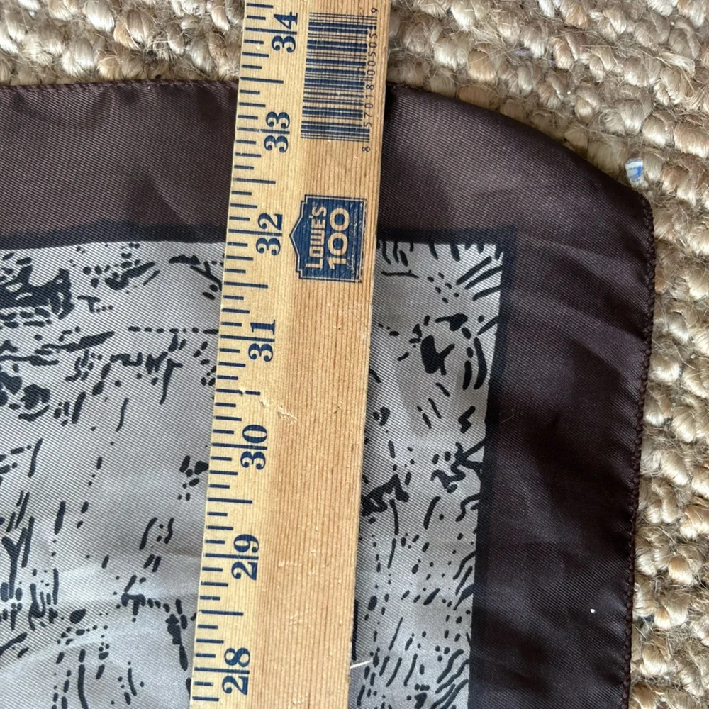 ✌️4/$20✌️ Picasso print scarf - Picture 4 of 8